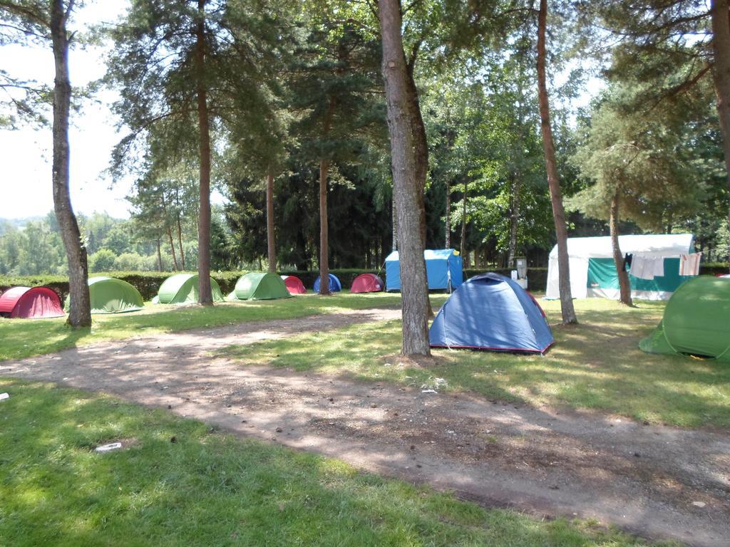 Camping Les Pinasses La Chapelle  Bagian luar foto