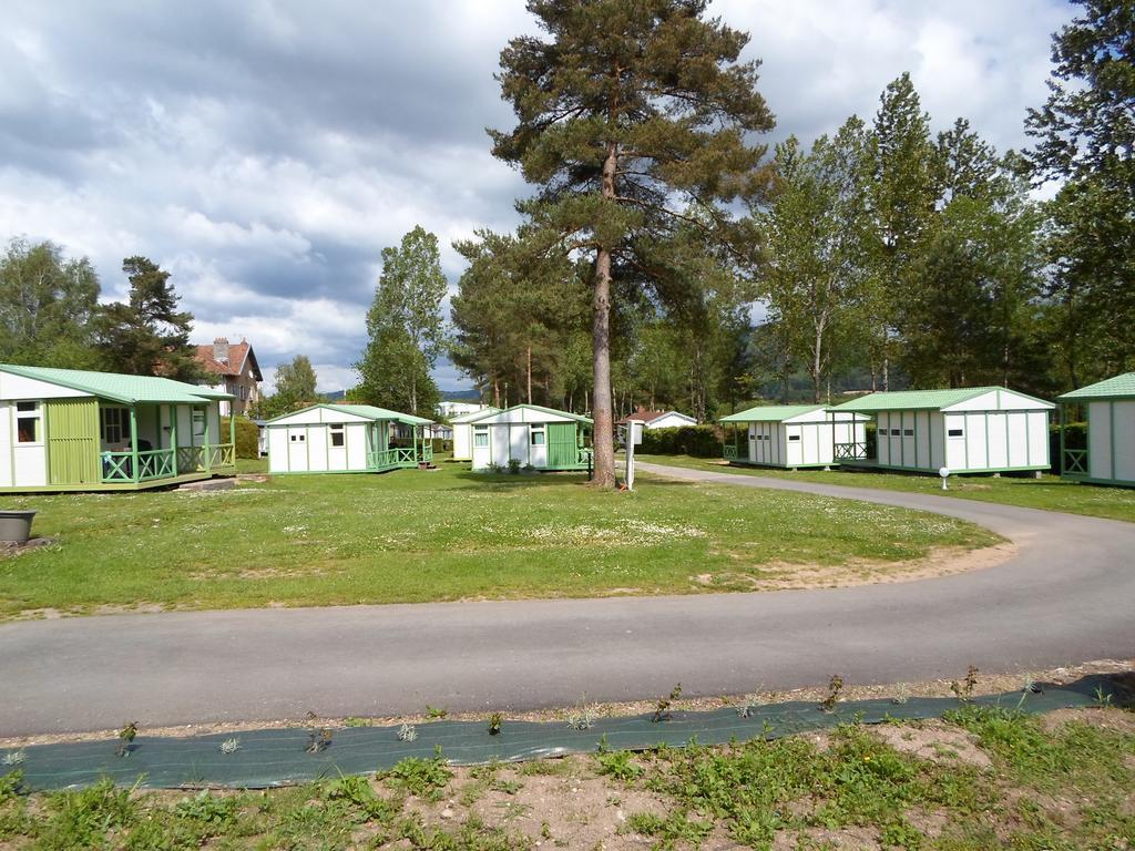 Camping Les Pinasses La Chapelle  Bagian luar foto