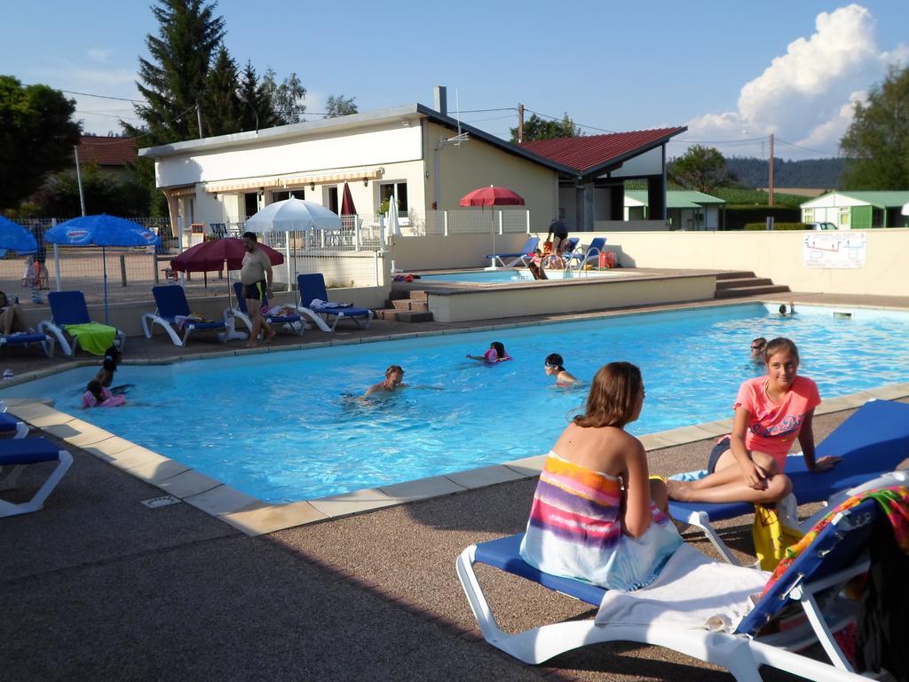 Camping Les Pinasses La Chapelle  Bagian luar foto