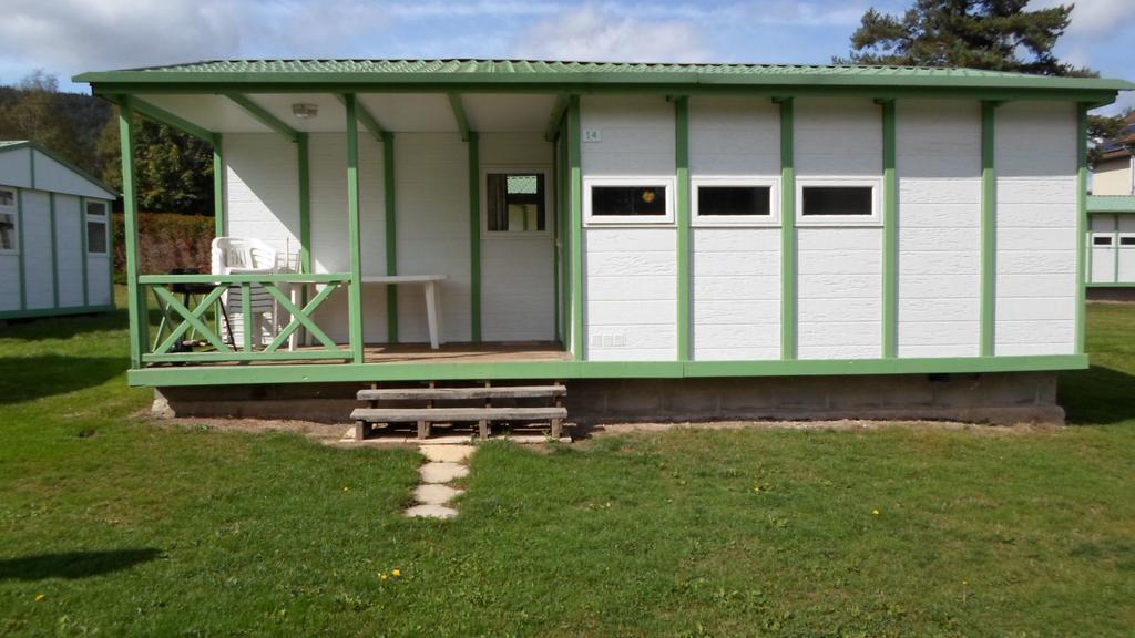 Camping Les Pinasses La Chapelle  Bagian luar foto
